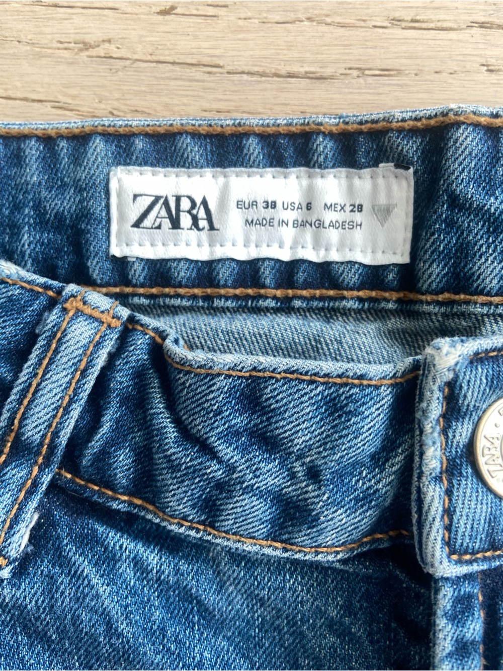 ZARA Barrel Ankle Jeans Size 6 Medium Wash Cinch Waist Horseshoe Denim EUC - Picture 4 of 8
